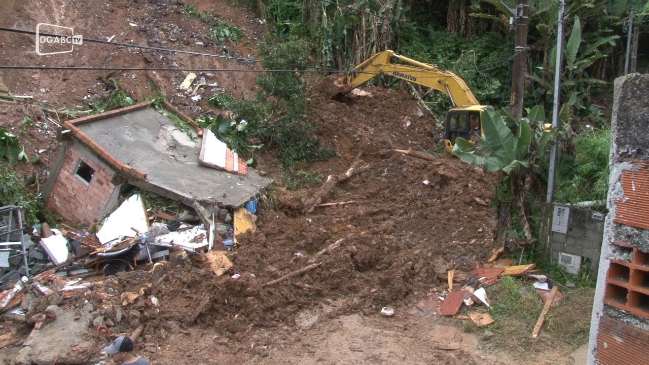 Confira imagens do local da tragédia em Ribeirão Pires