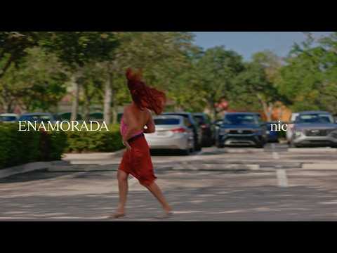 Miniatura de (ENAMORADA)