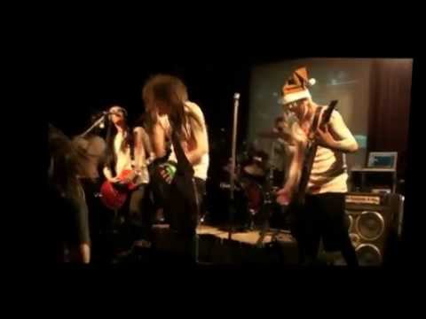 Matty Trash And The Horrorbles - Smiling Politely (Live)