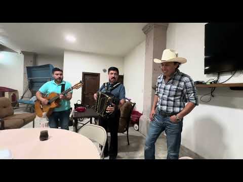 Un Amor Imposible - Charly y Kiko Montalvo