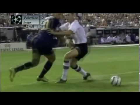 Adriano amazing roulette nutmeg skill vs Valencia