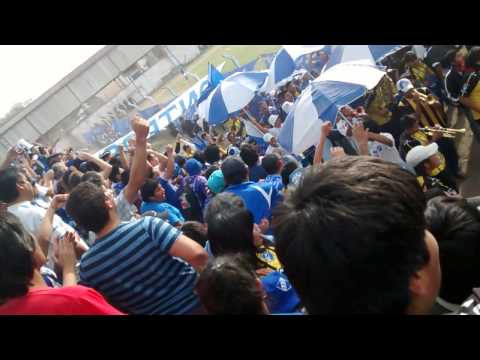 "La banda del expreso azul entrando a la mendieta - talleres de perico" Barra: La Banda del Expreso Azul • Club: Talleres de Perico