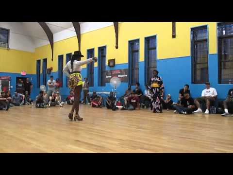 Mounia Lisa vs Essence Waacking Compete to the Beat