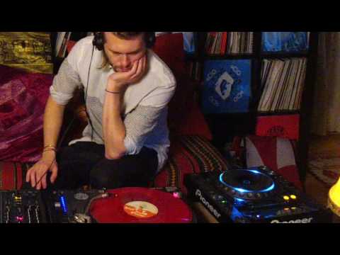 Livingroom Session with No Regular Play | Kasheme