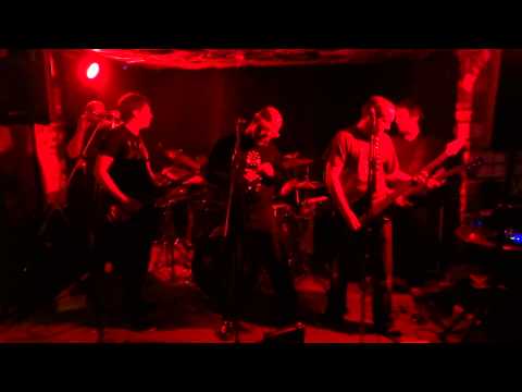 Kenisia - Broken Down, live at the Shoes