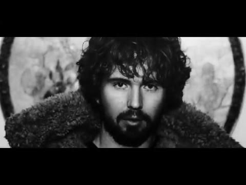 The Moth & The Flame - Live While I Breathe