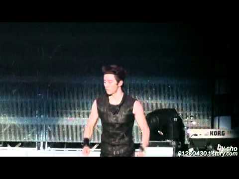 FANCAM 101224 JUNHO its raining cut