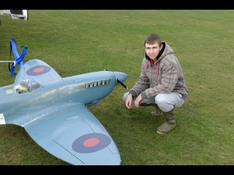 DEANO FINALLY PASSES CAA TEST ON RC "CONNIE" AT NLMFC BALDOCK WITH HELP FROM MWM WARBIRDS - 2014