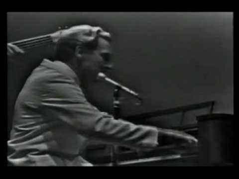 JERRY LEE LEWIS - ROCKIN PNEUMONIA AND THE BOOGIE WOOGIE FLU.