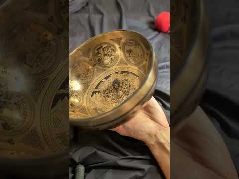 [A219] Superfine Carving singing bowl, ⌀20.4cm / 1195g, 🔽 F3 −33c (188 Hz), 🔼 C5 −14c (547 Hz)
 — VAYU sounds
