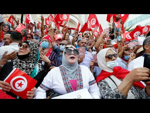 ...مظاهرات في تونس العاصمة احتجاجا على "استئثار الرئيس ب
