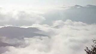 preview picture of video 'トマムの雲海の動画２ Sea of cloud in motion at Tomamu 2'