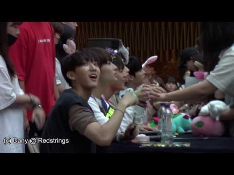 [4/6] 08192018 Stray Kids - Starfield Mall Fansign