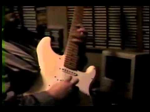 Shawn Lane shredding on a White Stratocaster ( 1991)