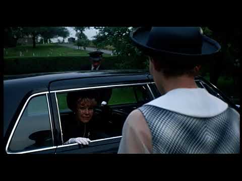 "Rosemary's Baby" - Rosemary's unsettling discovery: Mia Farrow, Ruth Gordon