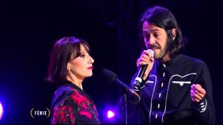 'Un año de amor' interpretada por Luz Casal y Emmanuel del Real