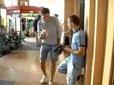 Mendicante a Bologna.....