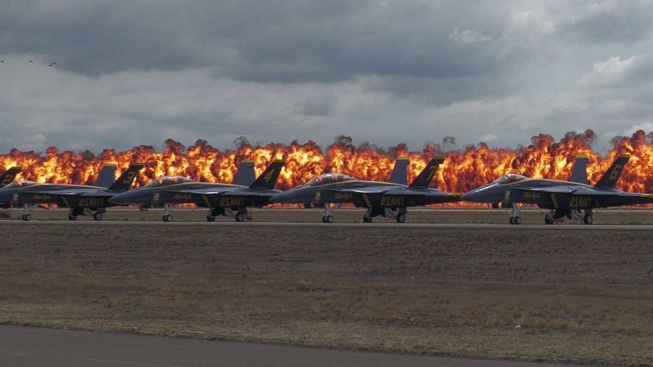 America's air show. MCAS Miramar. 2025. Friday. Wall of fire and highspeed passes. 4K 60fps.