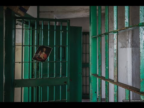 ESPLORANDO UN CARCERE ABBANDONATO (Exploring the DANGEROUS Jailhouse) ● TESORI ABBANDONATI ● URBEX