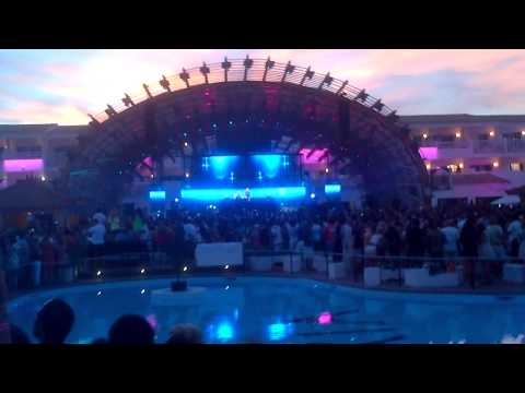 Ushuaia - Dada Life 2 (R3hab & Swanky Tunes ft Max'C - Sending My Love [Hard Rock Sofa Remix])