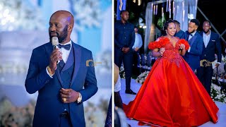 Download lagu BABA huyu awashangaza wengi baada ya kumzawadia binti yake nyumba ya BLLION 1 na magari mawili mp3
