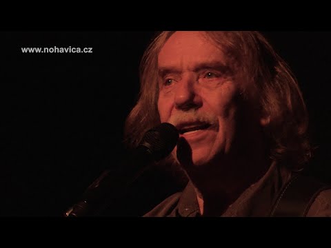 Máma mi na krk dala klíč