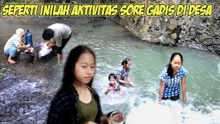 Download lagu SORE HARI DI PEDESAAN// GADIS CANTIK CUCI PAKAIAN,PERABOTAN & MANDI DI SUNGAI//Mandi kali mp3