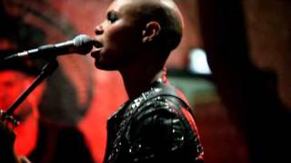 Skunk Anansie - You Saved Me (Official musicvideo)