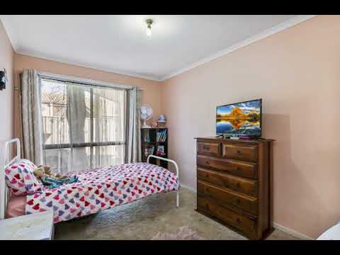 33 Josephine Avenue, Cranbourne North