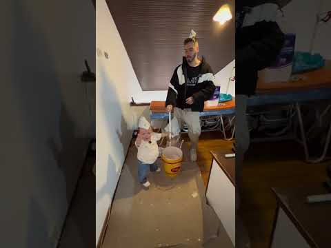 Chavelito pintando la casa @Felipecharrry #juanchinbrodie #juanchi #humor #comedia #amigos