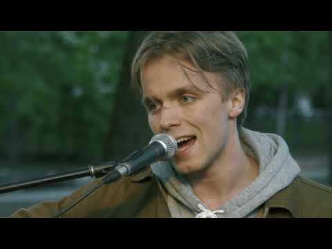 CHRIS NOAH on Love, Heartbreak and Hope