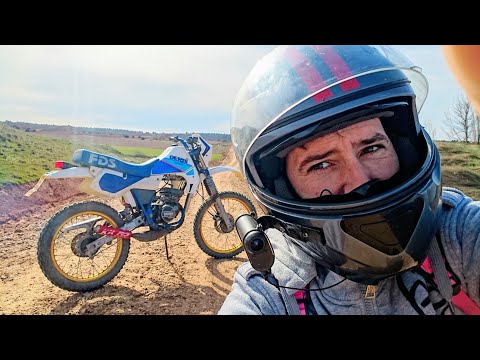 MOTO DERBI FDS! Vamos a por PAN, vemos un ZORRO y Robo en Iglesia