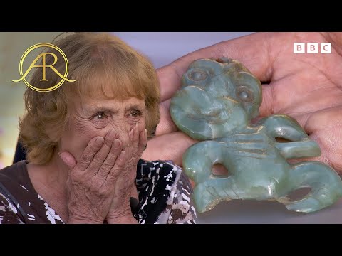 Owner Stunned By Valuation Of Rare Māori Jade Hei-Tiki Found In A Garden | Antiques Roadshow
