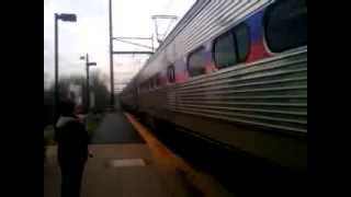 preview picture of video 'Inbound SEPTA R7 regional rail at Torresdale station'