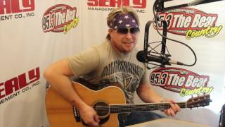 Glen Templeton performs &#39;Hip to Be Country&#39; live