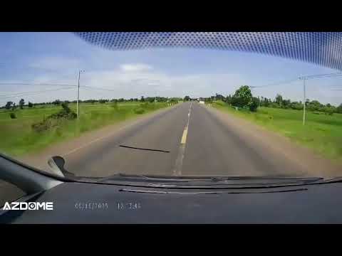 Who’s at Fault? Car Hits Motorcycle in Shocking Traffic Incident! 🚗💥🏍️