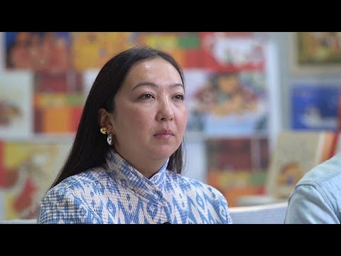 Aigerim Karibaeva: eine Künstlerin, die das kulturelle Erbe durch ethno-moderne Kunst wiederbelebt