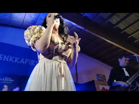 Saija Tuupanen-Seinillä on korvat🌸🌸🌸