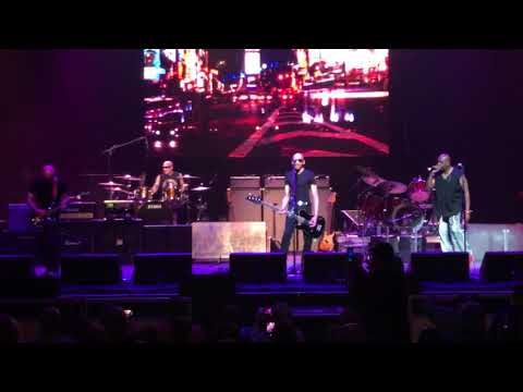 Crosstown Traffic with Joe Satriani and Doug Pinnick