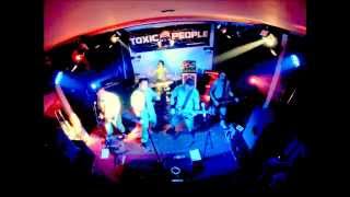 TOXIC PEOPLE - Kowshow - live Teplice Hvjezda