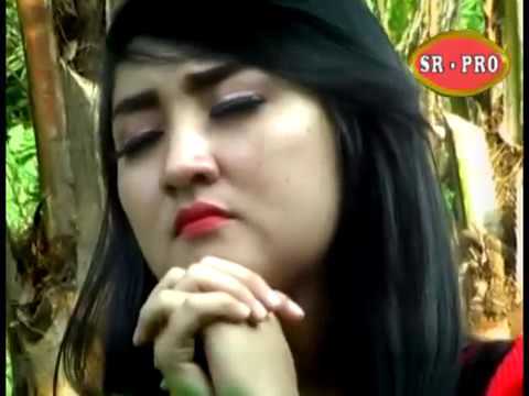 Rina Amelia NGELAYUNG