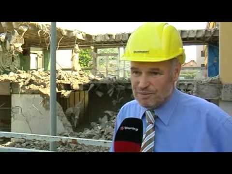 Abbrucharbeiten an der Turn- und Schwimmhalle des Schulzentrums Ochsenfurt