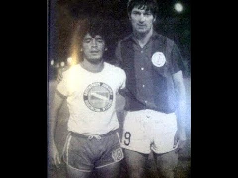 10/02/1977 - San Lorenzo 0 - Argentinos Jrs 3 -amistoso , Con Diego Armando Maradona