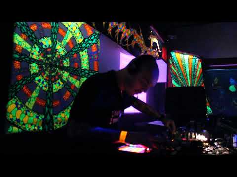 D- MANIAC in Magic Kid B-Day Party