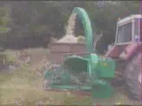 Broyeur-déchiqueteur de branches  à 6 couteaux radiaux de 300 mm  - SUPER-PAIN 900 Option T avec entraineur hydraulique_3