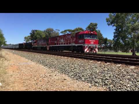 NR75 + NR74 (Ghan loco's)