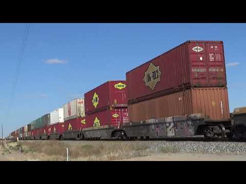 NR25 and NR105 on 5SP5 freight Hines Hill