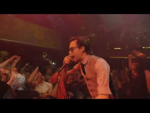 MC Hammersmith freestyles for R.A. the Rugged Man live on stage