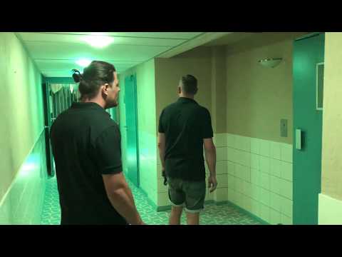 Erste Begehung des neuen Kellerraumes