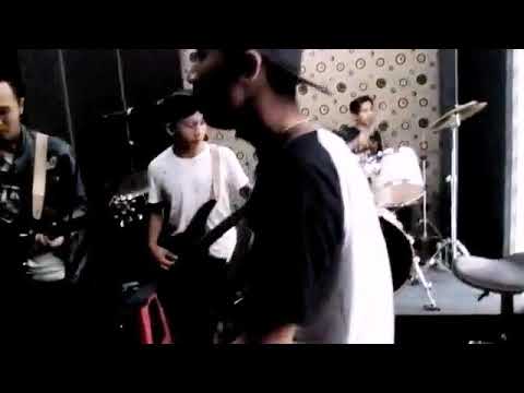 MINUS BAND-Lelah Sendiri